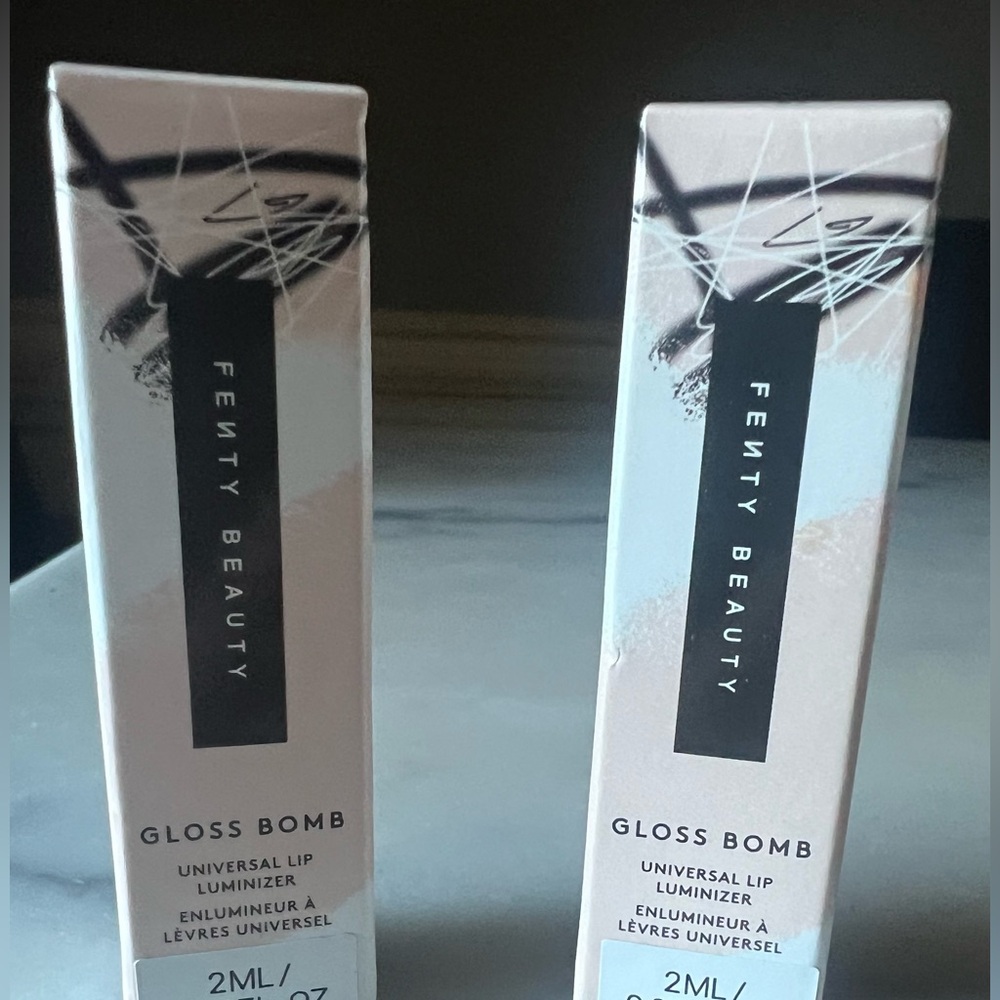 👄 Fenty Beauty Gloss Bomb Universal Lip Luminizer - Fussy